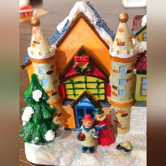 🛼Cute small village that hides a plug strip - Picture 3 of 5